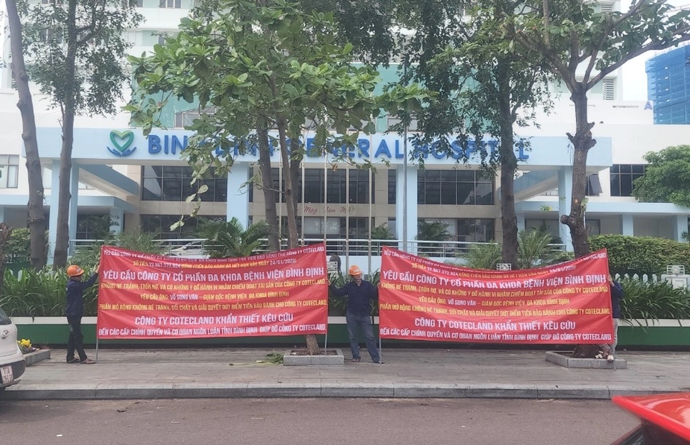 Thực hư thông tin Bệnh viện Bình Định bị căng băng rôn đòi nợ 22 tỷ đồng-1
