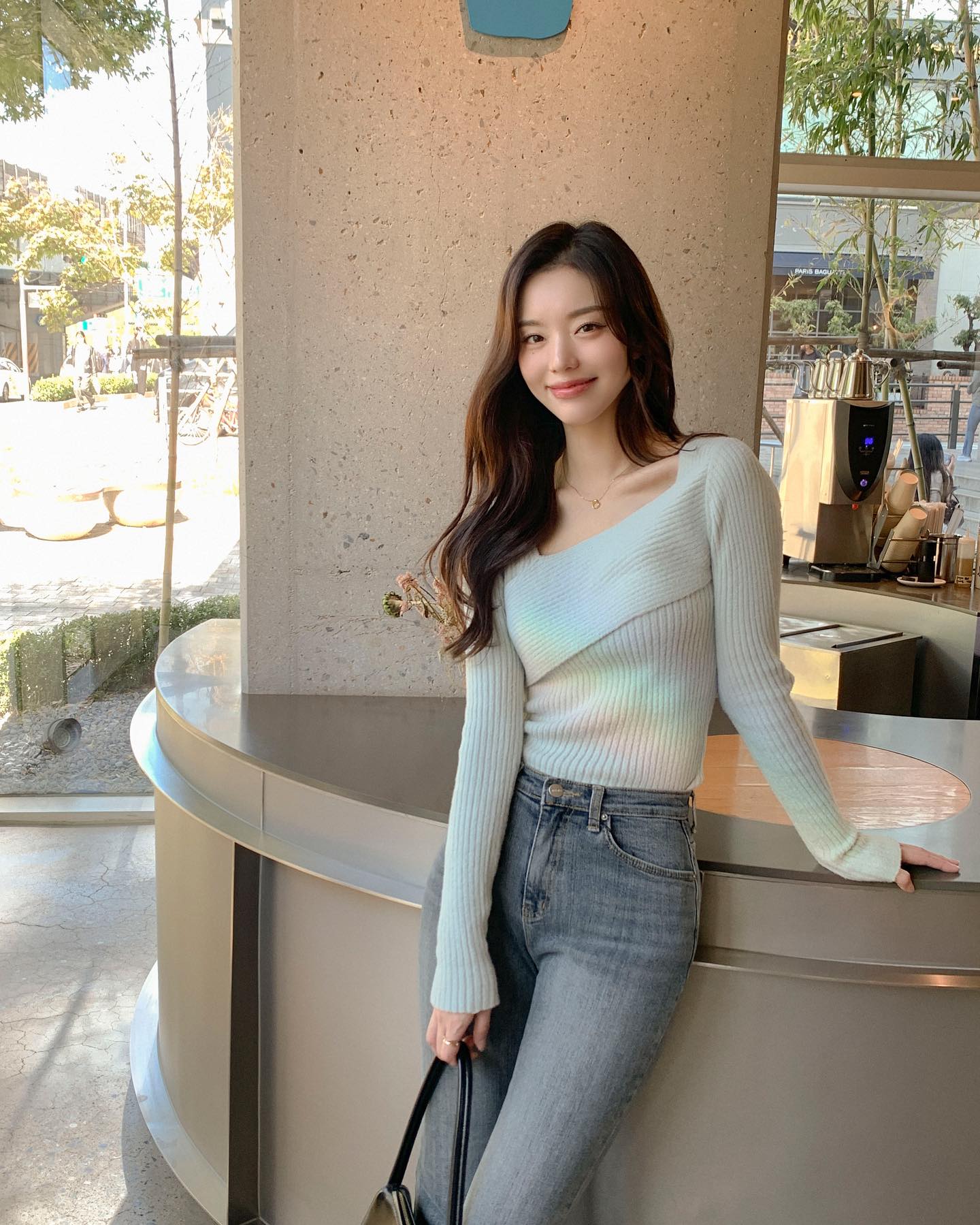 10 cách diện quần jeans ống bó chuẩn sành điệu và tôn dáng-6