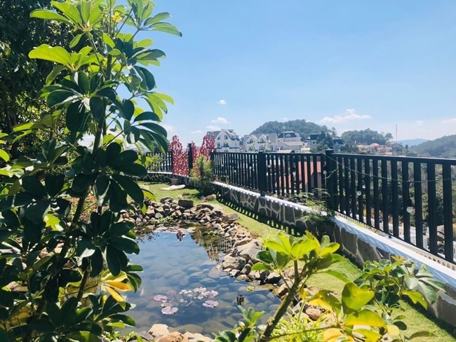 Giữa ồn ào vì bất ngờ tiết lộ việc xét nghiệm ADN của con gái cố NSƯT Vũ Linh, ca sĩ Nguyên Vũ đi đến nơi quen thuộc và cực đẹp-15