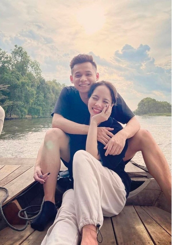 Cưới gấp sau 3 tháng quen qua mạng: 9 năm sau cuộc sống lên hương, loạt tài sản khủng khiến dân tình ngưỡng mộ-6