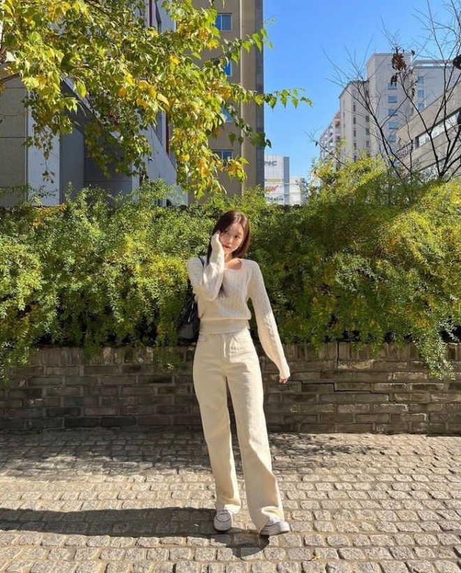 4 gam màu váy áo thịnh hành của mùa lạnh: Siêu tôn làn da gái châu Á, giúp style nàng bừng sáng-10