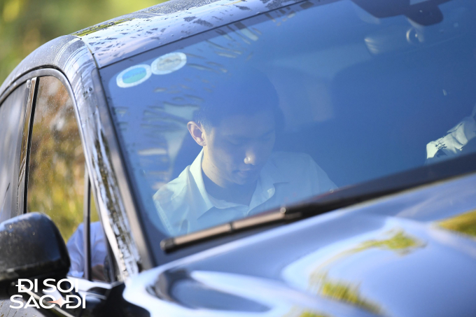 Đoàn Văn Hậu lộ diện bảnh bao, lên siêu xe 5 tỷ đi đón cô dâu Doãn Hải My-5