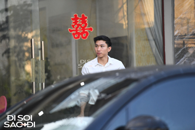 Đoàn Văn Hậu lộ diện bảnh bao, lên siêu xe 5 tỷ đi đón cô dâu Doãn Hải My-2