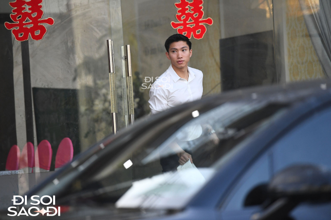 Đoàn Văn Hậu lộ diện bảnh bao, lên siêu xe 5 tỷ đi đón cô dâu Doãn Hải My-1