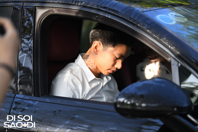 Đoàn Văn Hậu lộ diện bảnh bao, lên siêu xe 5 tỷ đi đón cô dâu Doãn Hải My-4