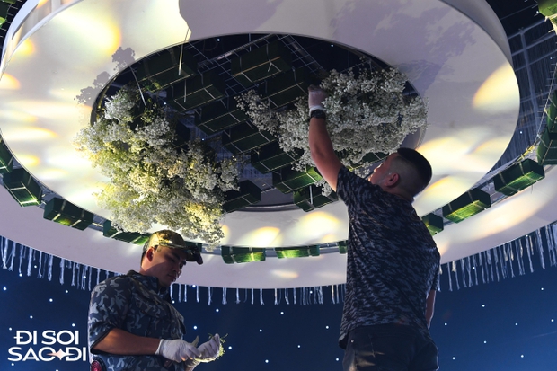 Người dân kéo đến đám cưới Đoàn Văn Hậu đông vui như trẩy hội, tiểu thương mở luôn sạp đồ ăn nhanh-8