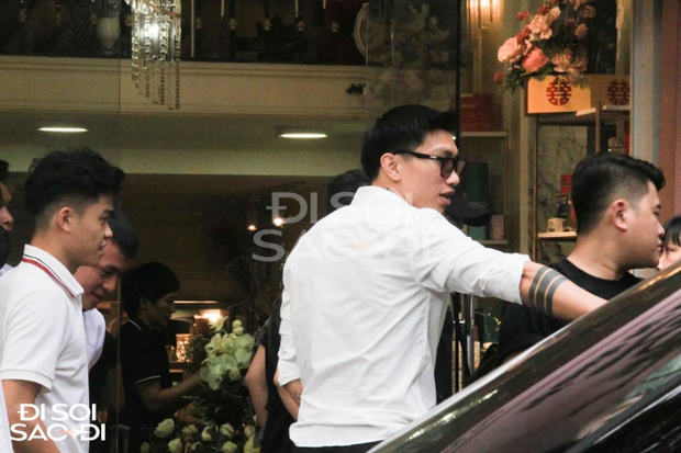 Cận cảnh siêu xe 50 tỷ Đoàn Văn Hậu rước Doãn Hải My về dinh-8