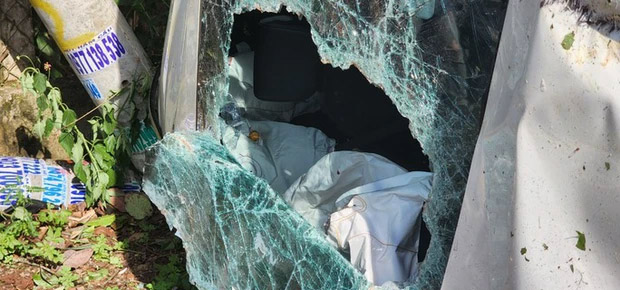 Kinh hãi với chiếc ô tô 5 chỗ lạc tay lái ở Bà Rịa - Vũng Tàu-2