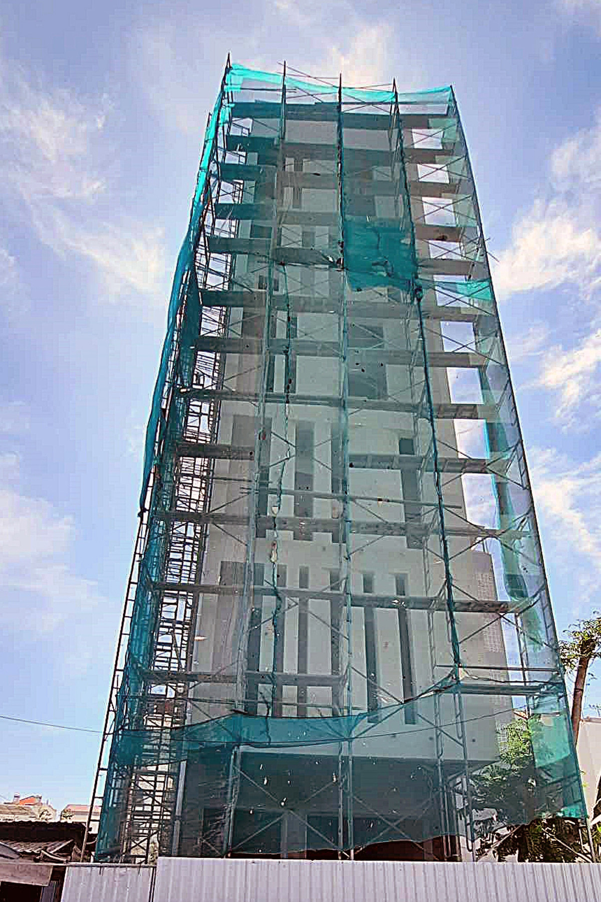 Đứt dây cáp trong công trình ở Phan Thiết, 3 công nhân tử vong-1