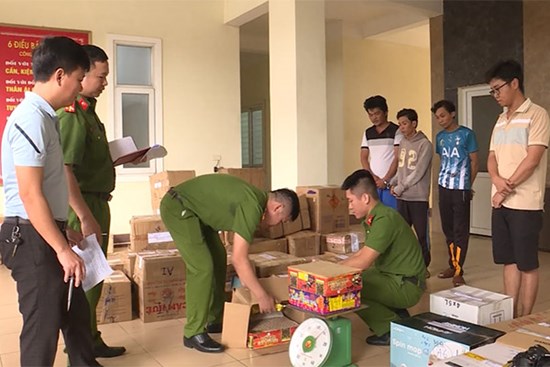 Triệt phá đường dây buôn bán pháo nổ qua Telegram, thu giữ 1,5 tấn hàng cấm