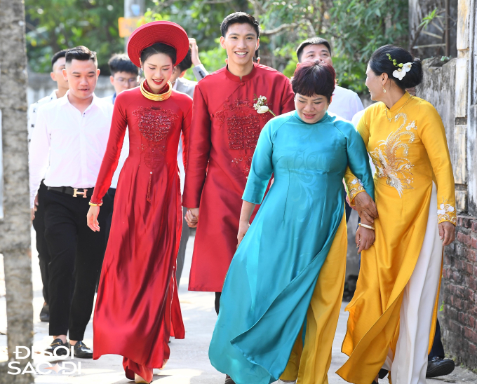 Mẹ Đoàn Văn Hậu cười như được mùa khi đón con dâu Doãn Hải My về nhà-2