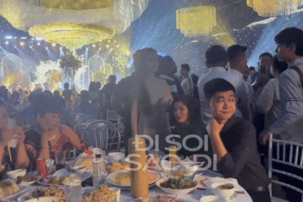 Dân mạng chấm Quang Hải -1 điểm tinh tế vì hành động với bạn gái, nhìn là biết ai yêu nhiều hơn-2