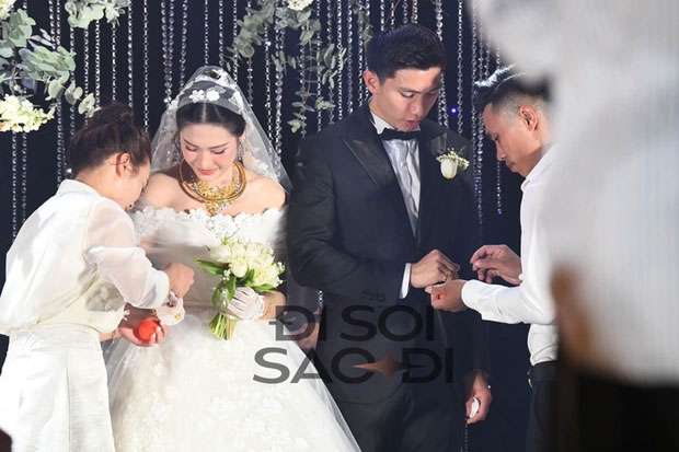 Doãn Hải My rạng rỡ nhận vàng mẹ chồng trao, nói một câu thể hiện vừa đẹp lại khéo-3