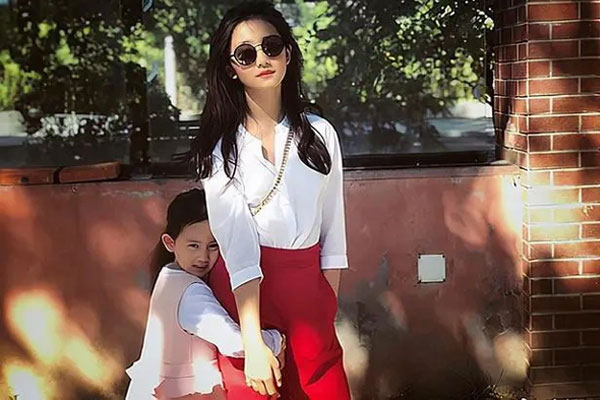 3 dấu hiệu cho thấy một bé gái được nuôi trong môi trường giàu có: Càng lớn càng có khí chất, cuộc đời rất hanh thông-1