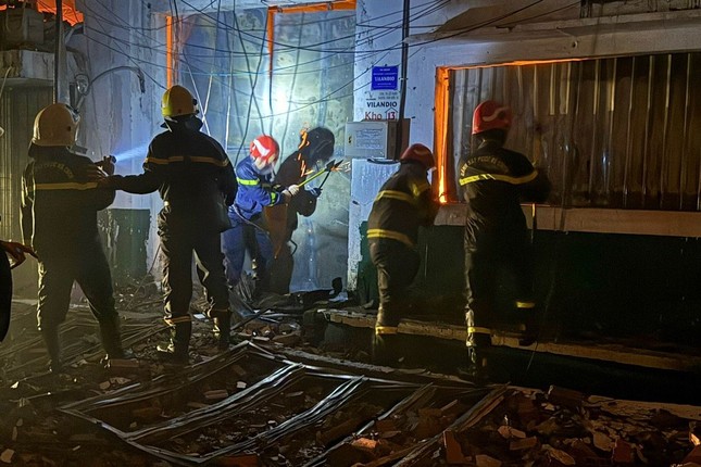 Công an TP.HCM thông tin vụ cháy nhà kho rộng hơn 2.000m2-2