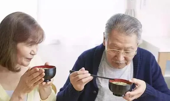 Tại sao người Nhật ăn cơm mỗi ngày nhưng hiếm khi bị tiểu đường, béo phì? 3 cách ăn của họ rất đáng để học tập-1
