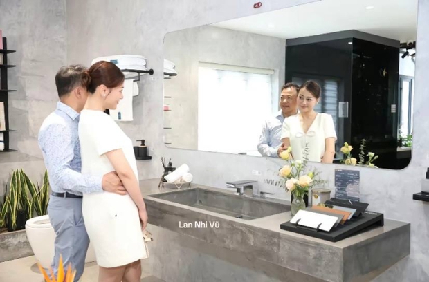 Shark Bình lần đầu công khai ôm vợ bầu, vóc dáng Phương Oanh đã thay đổi rõ rệt khi mang thai đôi-1