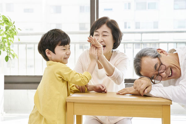 Con dâu bắt nhà chồng phải sống theo ý mình, mẹ chồng không đôi co nửa lời và cái kết sau 4 năm-7