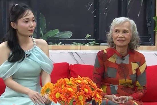 Con dâu bắt nhà chồng phải sống theo ý mình, mẹ chồng không đôi co nửa lời và cái kết sau 4 năm