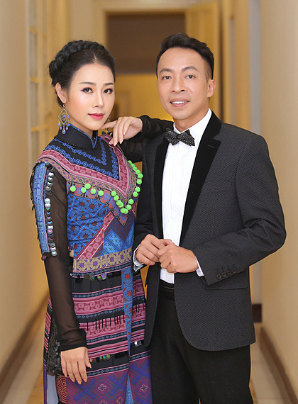 Nam ca sĩ Việt Hoàn bất ngờ tuyên bố đã ly hôn vợ kém 18 tuổi, xinh đẹp-1