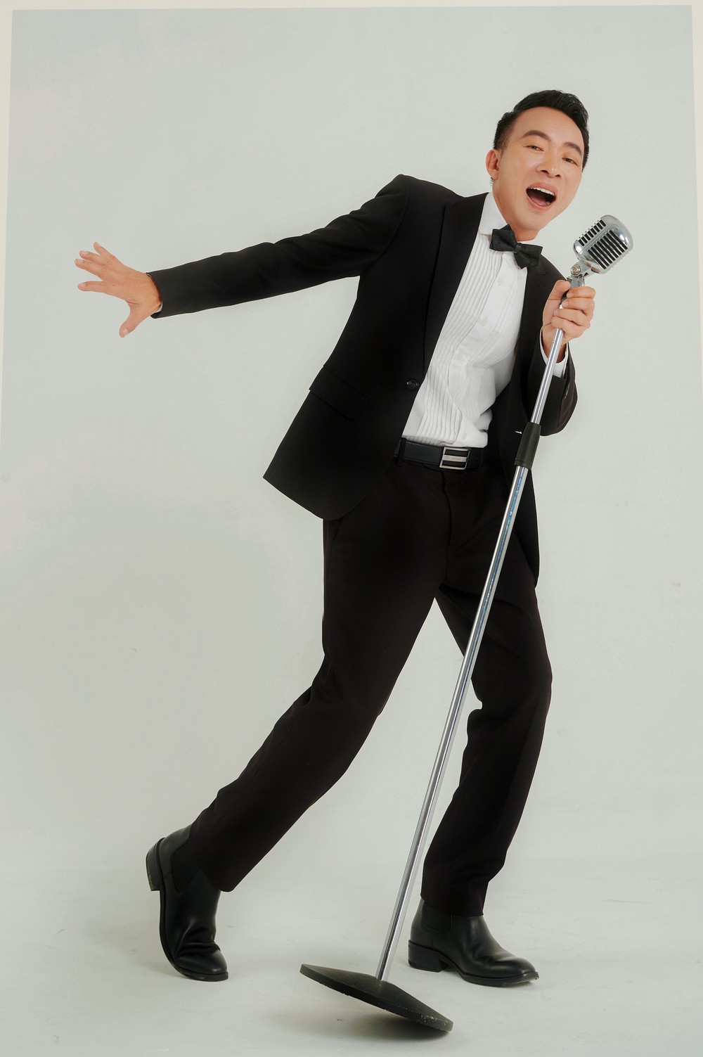 Nam ca sĩ U60 sống độc thân, vui thú điền viên trong trang trại 10.000m2 sau khi ly hôn vợ kém 18 tuổi-1