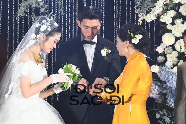 Sợ con dâu ngã, mẹ Đoàn Văn Hậu đã liên tục làm việc này cho Doãn Hải My trước mặt hàng trăm quan khách-3