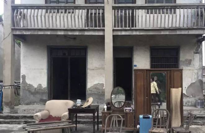 Con trai đi làm xa về xây cho bố mẹ căn bạch dinh giữa làng, thiết kế sang xịn chẳng thua kém biệt thự trên phố-3