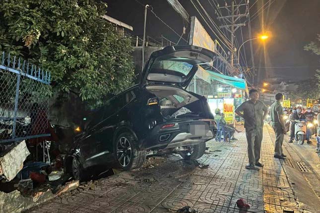 Nguyên nhân ban đầu vụ ô tô gây tai nạn liên hoàn làm 3 người thương vong-1