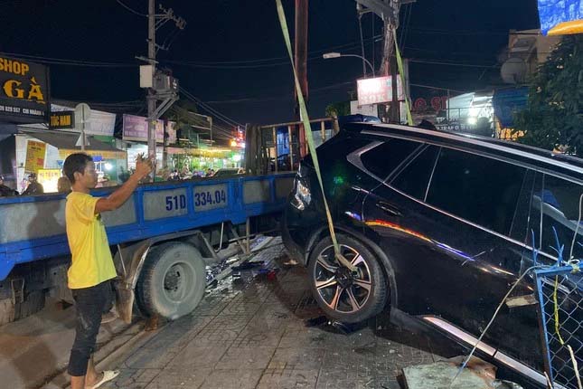 Nguyên nhân ban đầu vụ ô tô gây tai nạn liên hoàn làm 3 người thương vong-3