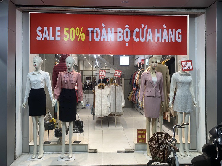 Sa đà vào những cuộc săn sale”, chị em chi cả tháng lương để rước rác” về nhà-1