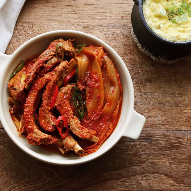 Công thức làm món sườn hầm kim chi ngon hết ý cho ngày trở lạnh-5