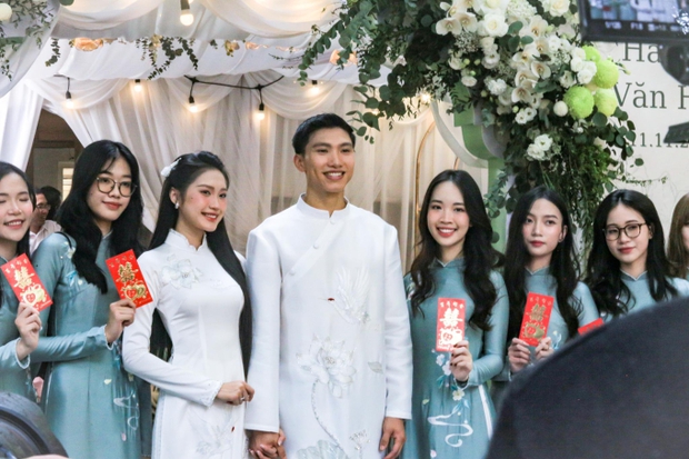 Doãn Hải My - vợ Đoàn Văn Hậu cả đám cưới chỉ khoe một góc nghiêng thần thánh, góc còn lại có bị dìm?-2