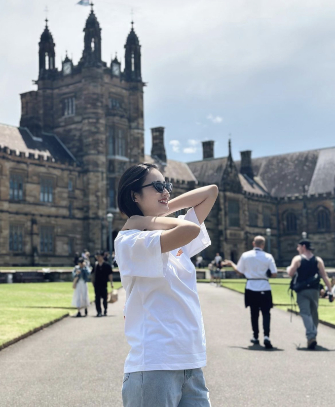 Hoa hậu Ý Nhi khoe nhan sắc khi lộ diện ở Úc, bất ngờ nhắc đến Mai Phương vì 1 lý do-1