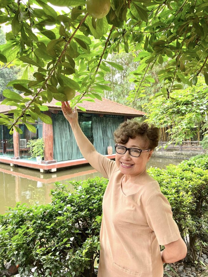 Giọng đọc huyền thoại VTV NSƯT Kim Tiến: U80 hạnh phúc bên người chồng thứ 2, đi du lịch khắp nơi-4