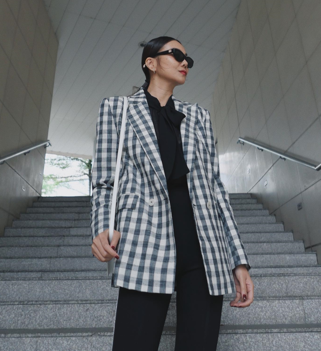 4 mẫu áo blazer làm nên phong cách mùa đông thanh lịch của sao Việt-3