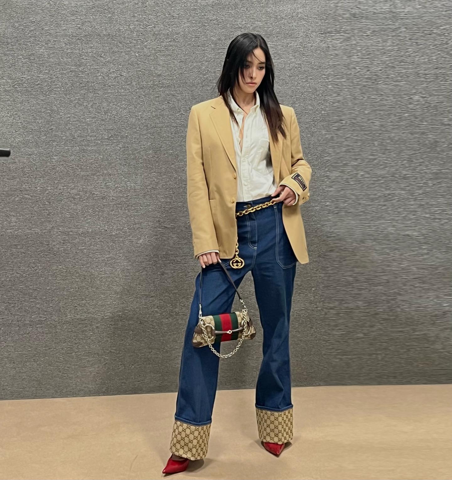 4 mẫu áo blazer làm nên phong cách mùa đông thanh lịch của sao Việt-6