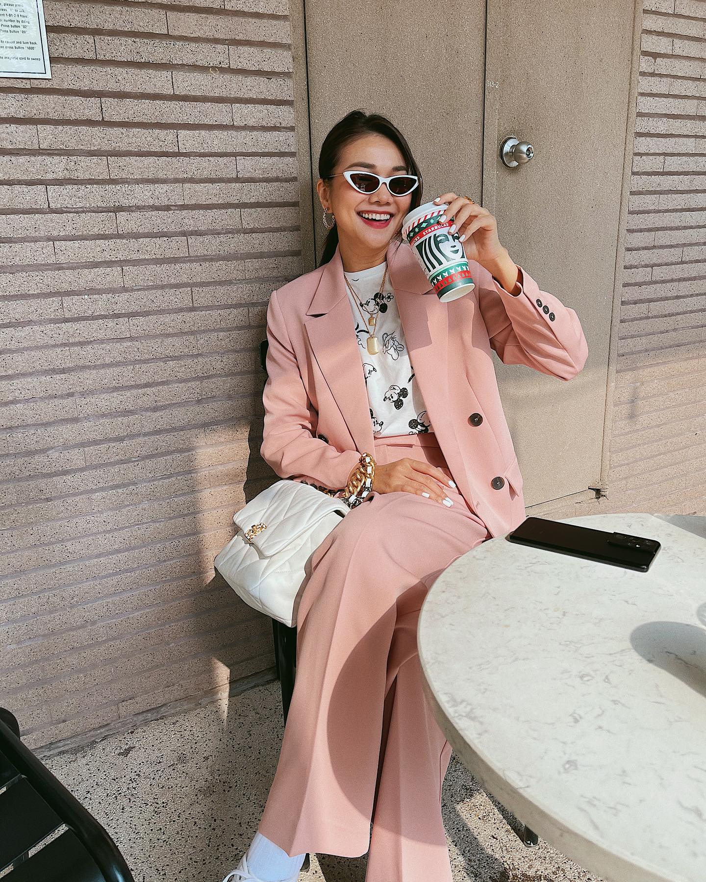 4 mẫu áo blazer làm nên phong cách mùa đông thanh lịch của sao Việt-7