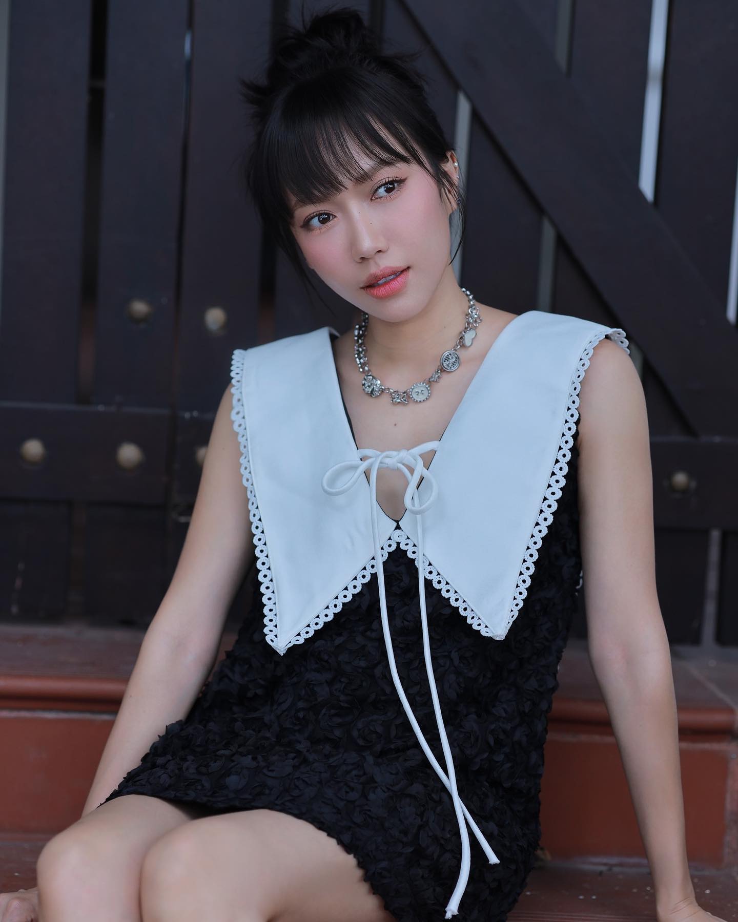 Diệu Nhi (Chị đẹp đạp gió rẽ sóng) đổi sang phong cách nữ tính với loạt set váy xinh tươi-5