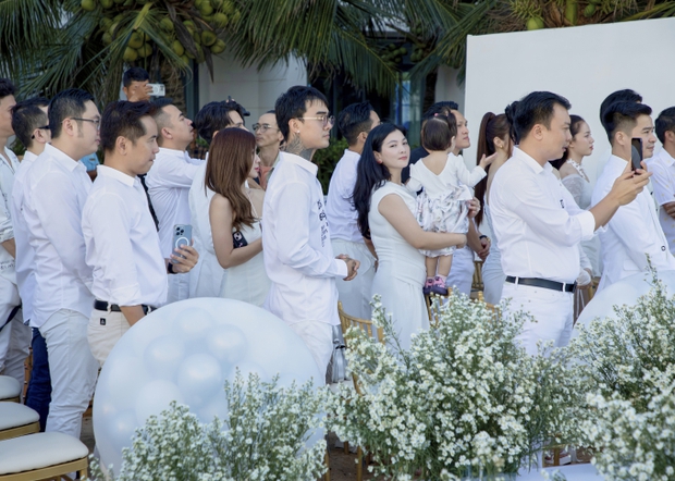 Đăng Khôi - Thủy Anh cưới lần nữa: Nhan sắc cô dâu gây chú ý, Quốc Cơ - Cường Seven và dàn sao đổ bộ-8