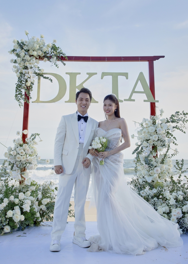 Đăng Khôi - Thủy Anh cưới lần nữa: Nhan sắc cô dâu gây chú ý, Quốc Cơ - Cường Seven và dàn sao đổ bộ-1