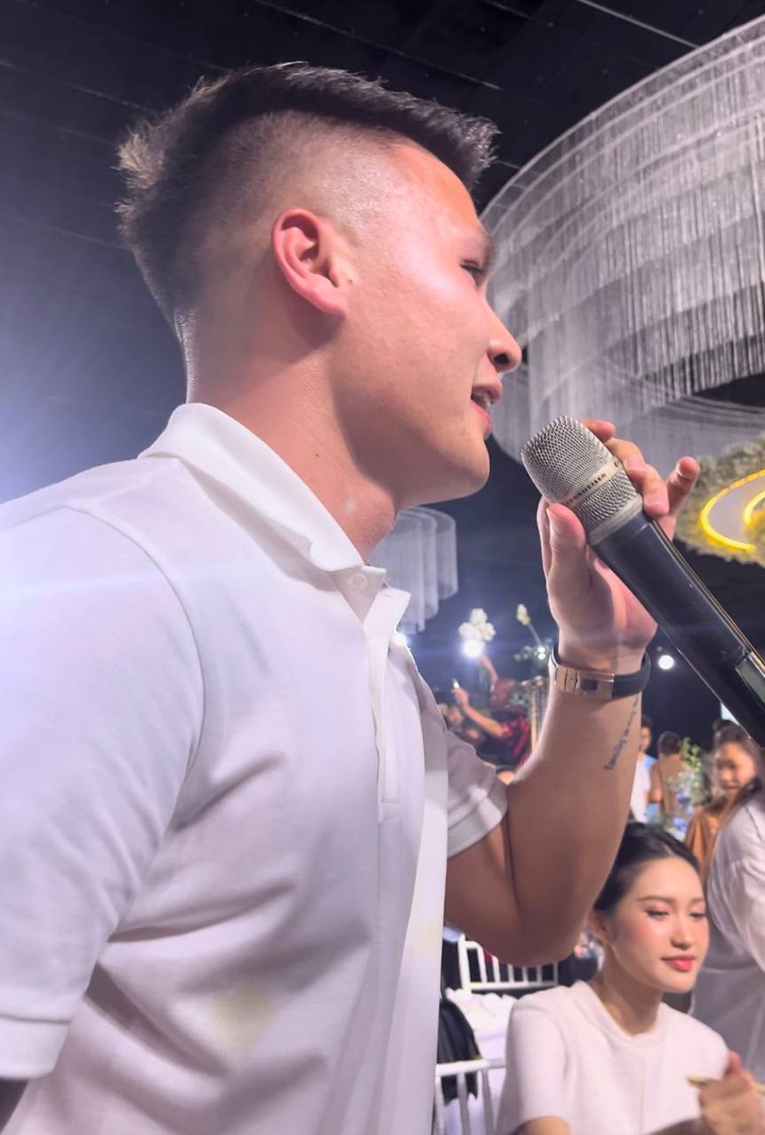 Quang Hải hát tặng Đoàn Văn Hậu - Doãn Hải My, Hồ Tấn Tài làm DJ ở đám cưới-2