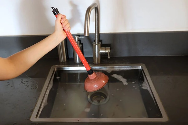 Nhà tắm, nhà vệ sinh rộng đến mấy cũng chớ dại để lâu 4 thứ, vừa mất thẩm mỹ vừa mất vệ sinh-6