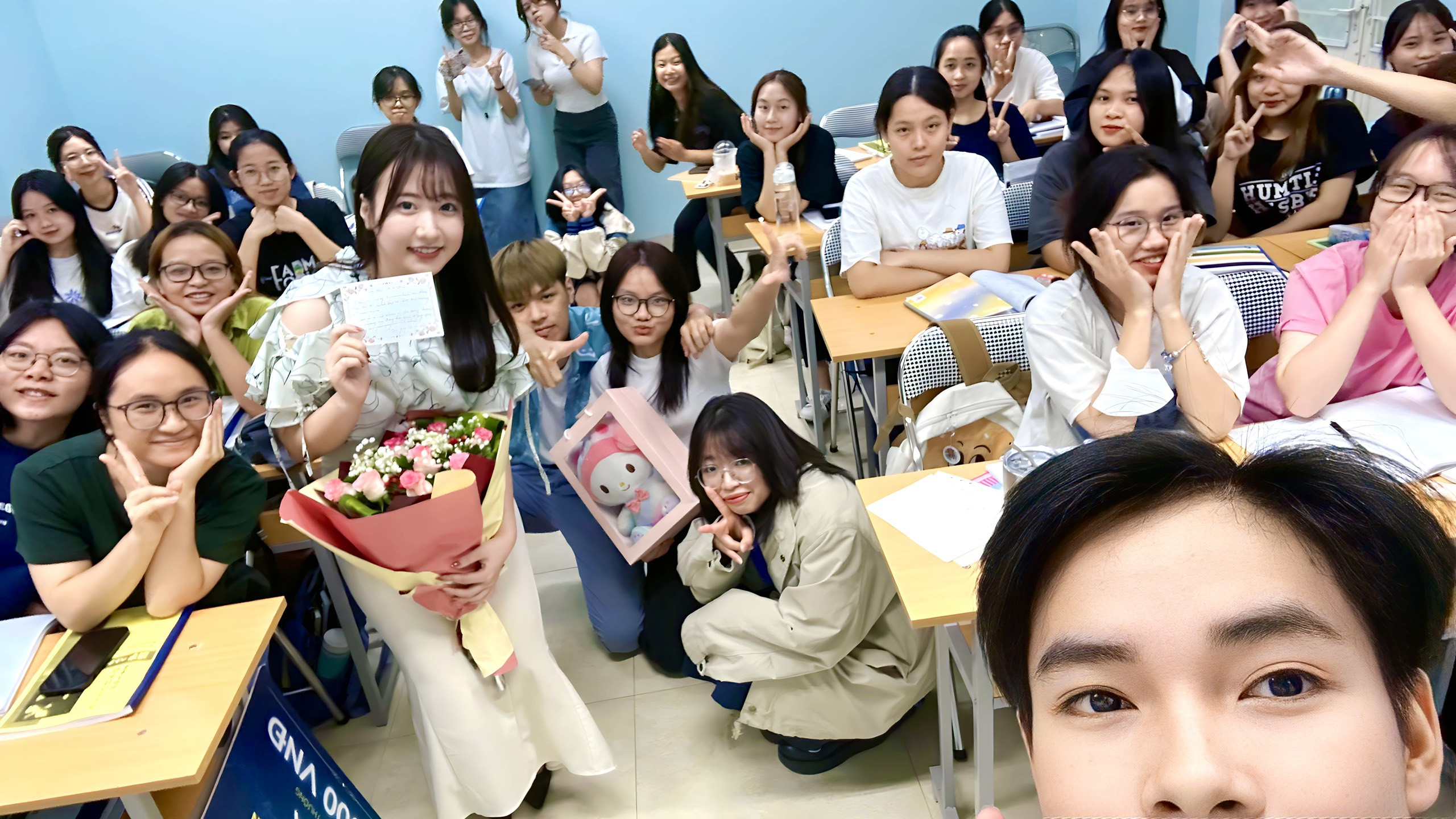 Nữ giảng viên Hà Nội xinh đẹp, gây sốt giảng đường-12