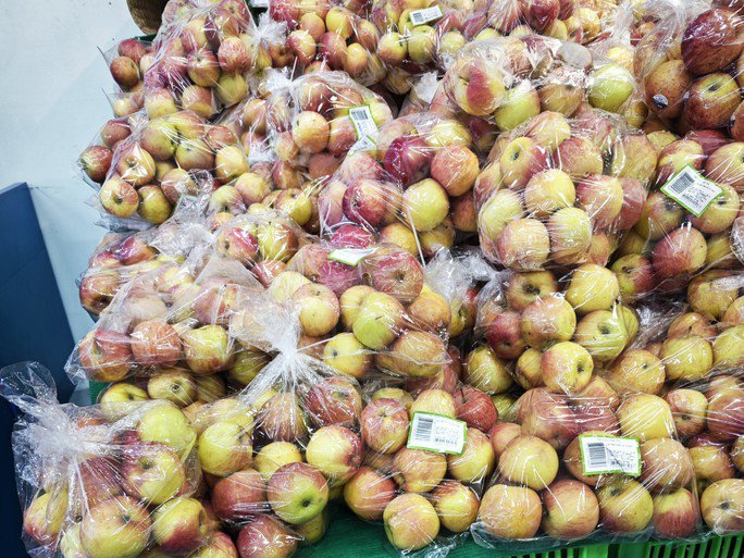 Lý do khiến lựu đỏ, nho mẫu đơn... ngày càng rẻ-2