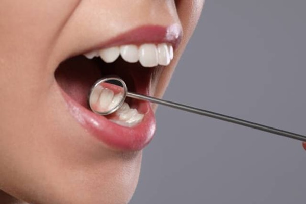 Bác sĩ nha khoa tiết lộ 4 biểu hiện là báo động đỏ” của bệnh ung thư miệng-2
