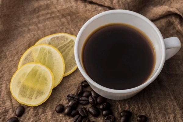 Bạn sẽ gầy đi trông thấy nếu uống cà phê với chanh?-1