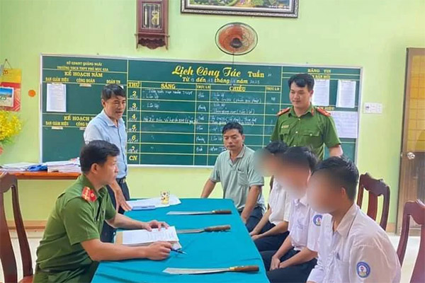 Nữ sinh lớp 6 bị đánh hội đồng: Nếu đi học lại, con có được bảo vệ không?-4