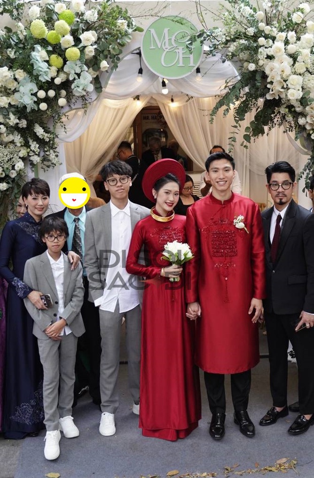 Nhan sắc thời trẻ thuộc hàng cực phẩm của bố mẹ vợ Đoàn Văn Hậu-1