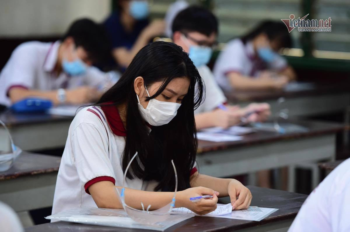 Bộ GD-ĐT đề xuất thi tốt nghiệp THPT 2025 theo phương án 2 môn bắt buộc-1