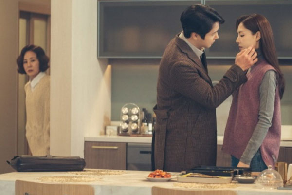 Tái hôn chồng cũ lái xe sang tới giễu cợt, chồng tôi tươi cười cảm ơn anh ta-2